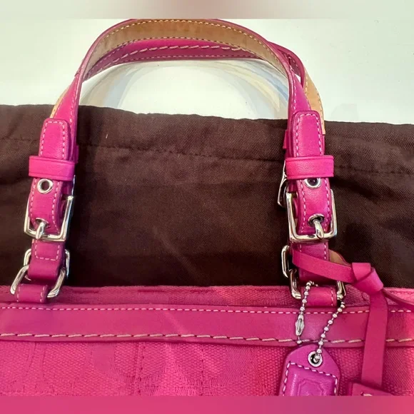 Pink Coach Authentic Signature Handbag - Picture 3 of 8